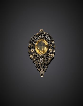 Pendente in oro giallo, argento e quarzo citrino di ct. 5,50 circa, (mancante...