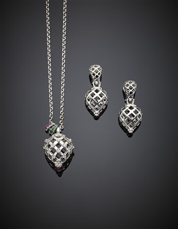 FARAONEDemi-parure in oro bianco composta da orecchini e pendente con catena,...