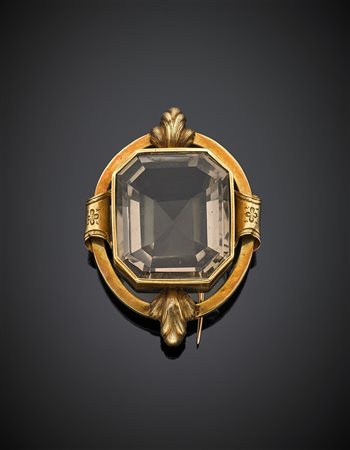 Broche in oro giallo con quarzo fumè ottagonale di ct. 47,80 circa, g 18,85,...
