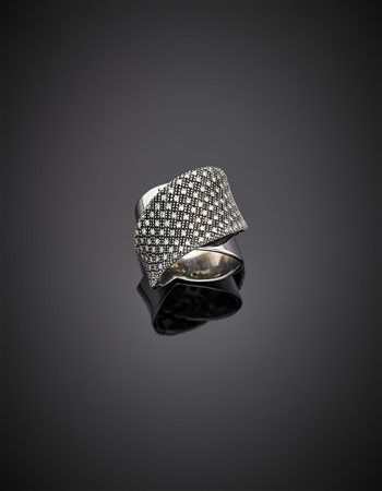 PASQUALE BRUNIAnello in oro bianco e rodiato nero a doppia fascia intrecciata...