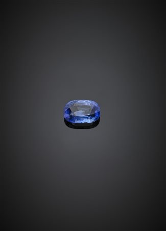 Zaffiro ovale taglio composito di ct. 3,90.-ENComposite cut ct. 3.90 oval...