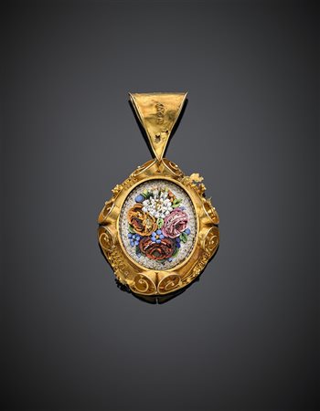 Pendente in oro giallo con portafoto e mosaico in rilievo, g 10,03, lungh. cm...