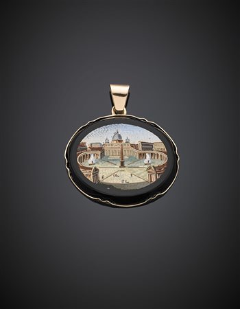 Pendente in oro giallo con micromosaico, San Pietro raffigurato su onice, g...