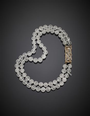 Collana a due fili di sfere in quarzo ialino con chiusura in oro giallo,...