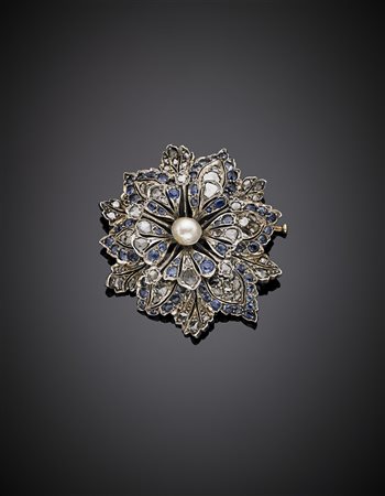 Broche a fiore in oro giallo e argento con diamanti a mezza rosetta, flat e...