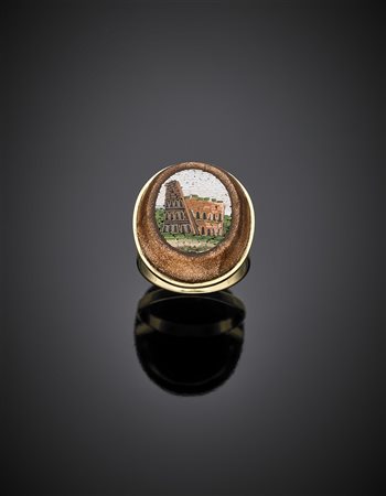 Anello con micromosaico raffigurante il Colosseo su quarzo avventurina e...