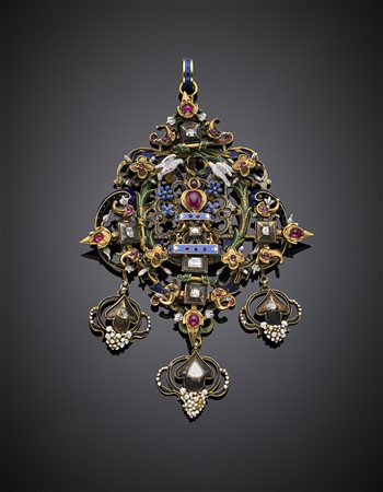 Pendente del XVII secolo in oro giallo e argento rifinito in smalti...