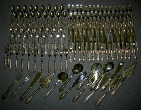 Firmato, datato. Set di posate per dolci con manici in argento composto da...