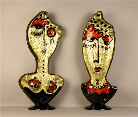 Firmato. VIGLIATURO SILVIO - Nato ad Acri nel 1949. Coppia di sculture in...