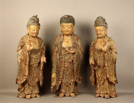 Firmato, datato. Tre sculture in legno laccato e policromo raff. ''SANTONI IN...