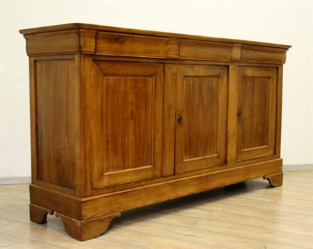 Credenza tre ante e tre cassetti in legno di ciliegio. Francia. XIX secolo....