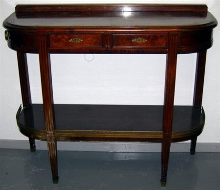 Servante in legno di mogano con finiture in bronzo. Francia. Fine XIX secolo....