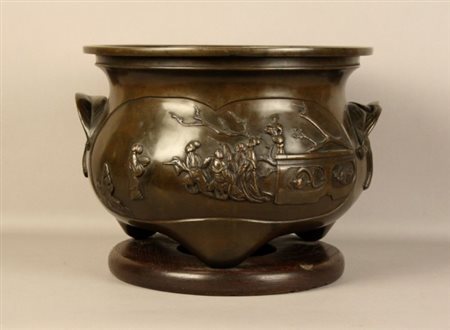 Firmato, datato. Grande cachepot in bronzo con scene di vita sui lati. Cina....