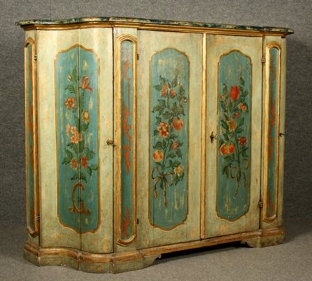 Firmato, datato. Credenza con due ante frontali dipinte a motivi floreali,...