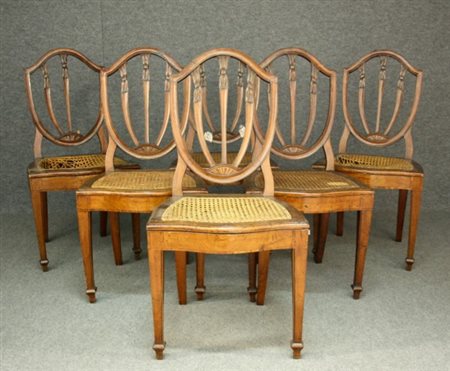 Firmato. Sei sedie in legno di noce. Emilia Romagna. Periodo Luigi XVI....