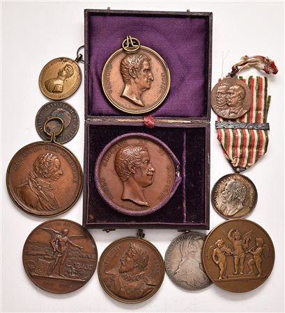 VARIE. 9 medaglie e 2 monete.