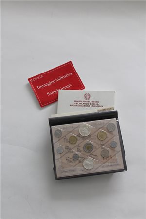 VARIE. Insieme di confezioni della zecca e poligrafico dello Stato. Fanno...