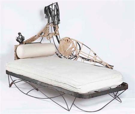 RENATO BASSOLI (1915-1982) Chaise – longue in metallo patinato e corde, 1950...