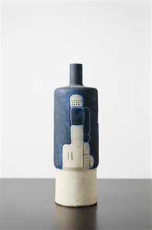 MANIFATTURA ITALIANA Vaso in ceramica nei toni del bianco e del blu, 1970...