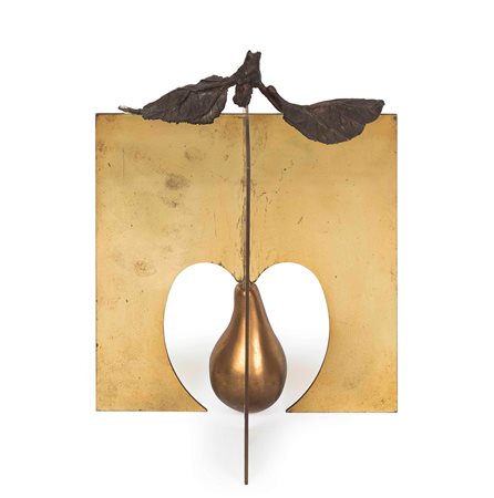 Alik Cavaliere (1926-1998) Pera ottone dorato, cm 25x22x22 firmato es. 40/50...