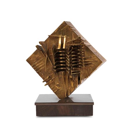 Arnaldo Pomodoro (1926) Romboide, 1977 bronzo dorato, cm 15,5x15,5x6 base cm...