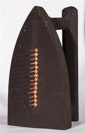 MAN RAY (1890-1976)Cadeau, 1921/1974Opera multipla realizzata con ferro da...