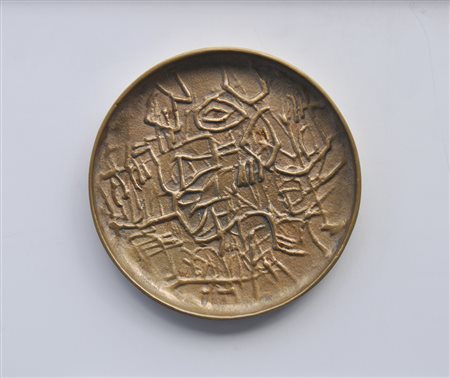 Arnaldo Pomodoro Senza titolo;Bronzo dorato, diam. 14,3 cm, multiplo edizioni...