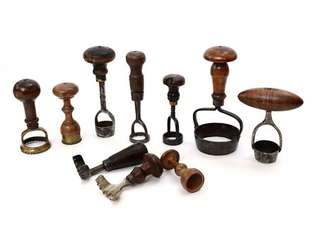 Lotto composto da dieci coppa pasta verticali misti-ENTen mixed pastry cutters