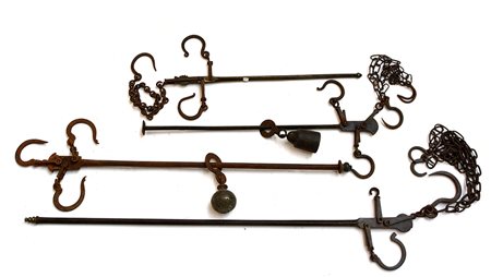 Lotto composto da quattro stadere in metallo-ENFour metal lever scales