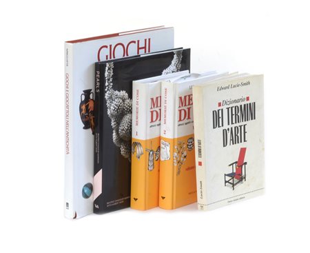 Lotto composto da cinque libri su oggetti da collezione-ENFive books on...