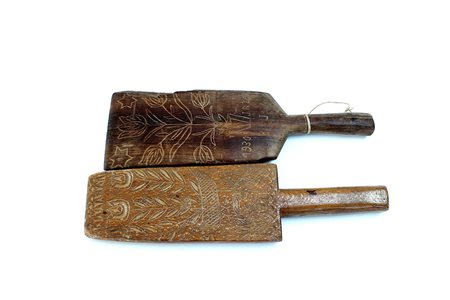 Lotto composto da due battitori in legno (l cm 36 ca)-ENTwo wooden beaters (l...