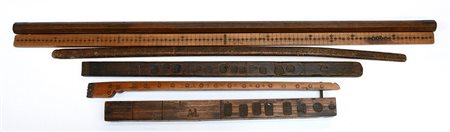 Lotto composto da sei misure e metri in legno-ENSix wooden measures