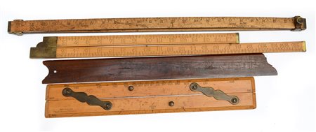 Lotto composto da quattro misure, di cui tre pieghevoli, in legno-ENFour...