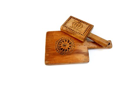 Due palette da burro in legno (difetti)-ENTwo wooden butter stamp. Defects