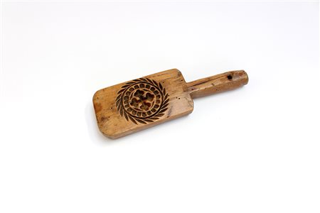 Paletta da burro con fiore centrale in legno (l cm 24 ca)-ENA wooden butter...