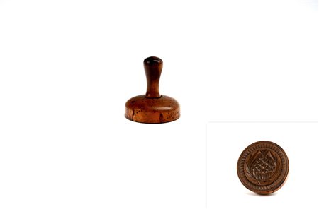 Stampo da burro con manico, in legno-ENA wooden butter stamp