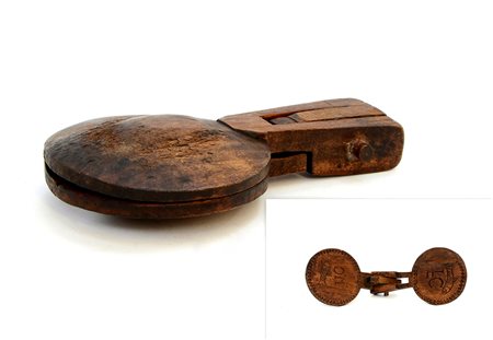 Doppio stampo da pane con pesci e fascio littorio in legno-ENA wooden double...