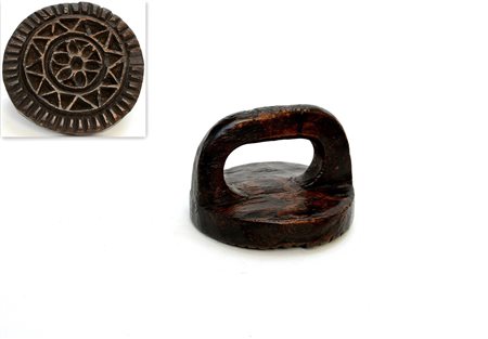 Stampo da pane tondo con maniglia in legno-ENA wooden bread stamp