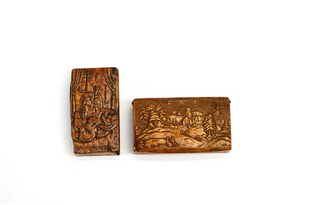 Lotto composto da due tabacchiere in legno scolpito-ENTwo carved wooden snuff...