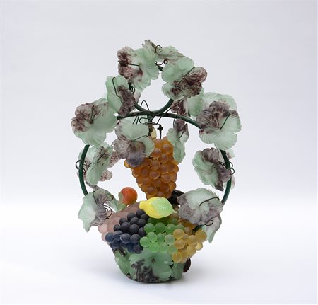 Lampada da tavolo con struttura in metallo decorata a grappoli d'uva, foglie...