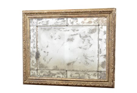 Antica cornice con specchio in legno intagliato e dorato a mecca. Specchiera...