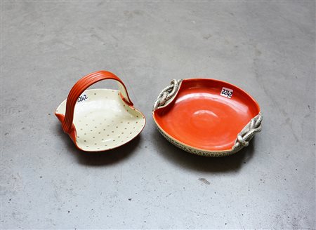 Manifattura italiana.Lotto composto da un cestino e un posacenere in ceramica...