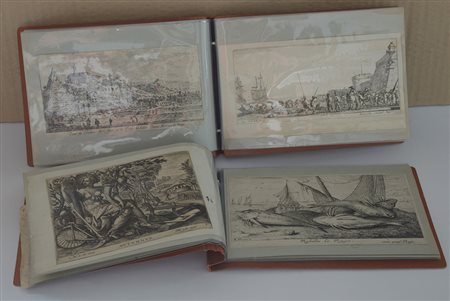 Lotto composto da due piccoli album contenenti incisioni di diversa epoca....