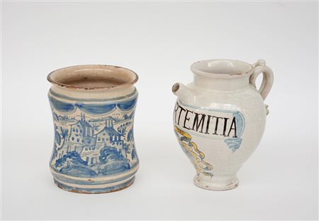 Lotto in maiolica composto da un albarello della manifattura dell'Italia...