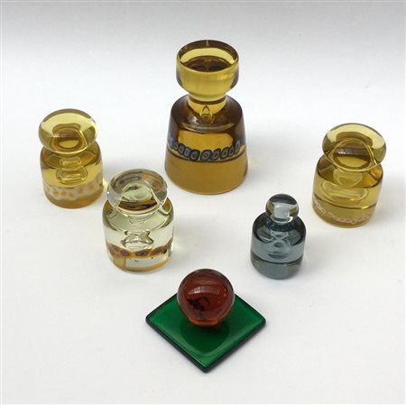 Manifattura di Murano.Scatola contenente una collezione di presse papiers in...