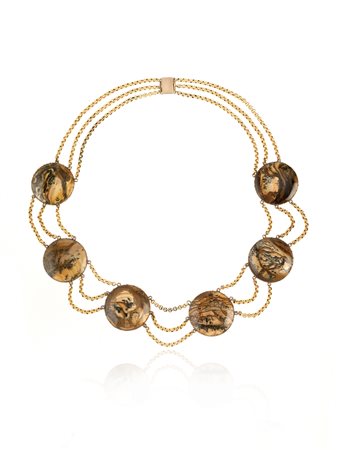 COLLANA IN ORO ROSA, METALLO DORATO E AGATA MUSCHIATA, FINE SEC. XIX...