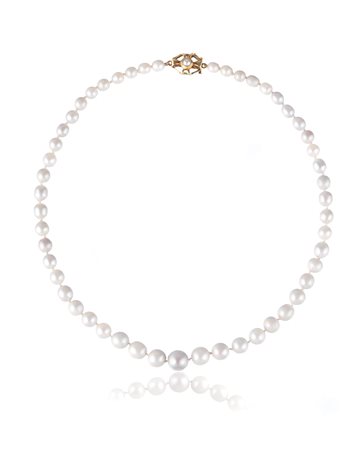 COLLANA IN ORO GIALLO E PERLE NATURALI ad una linea di cinquantuno perle...