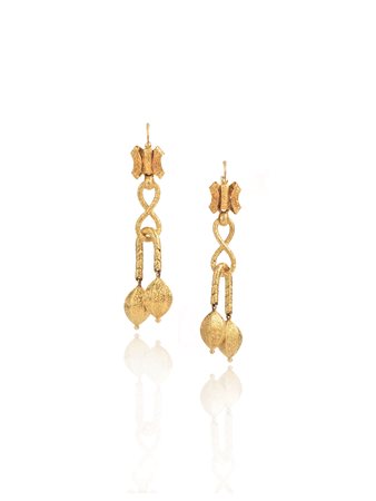 PAIO DI ORECCHINI PENDENTI IN ORO GIALLO, FINE SEC. XX motivi a fiocco,...