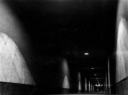 Nino Migliori (1926) Sottopassaggio, 1956 Stampa vintage alla gelatina ai...