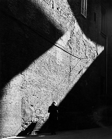 Nino Migliori (1926) Sfida alle ombre, anni 1950 Stampa vintage alla gelatina...